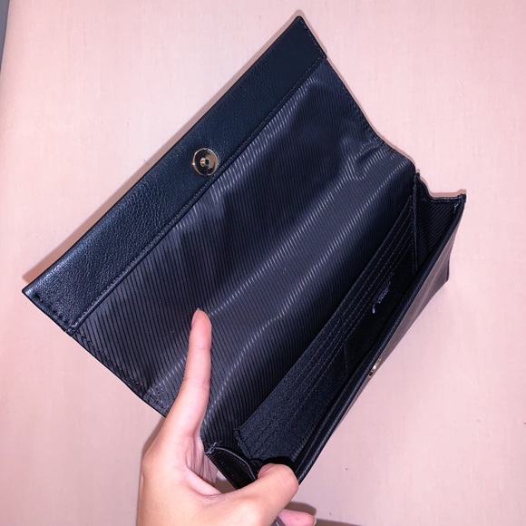 2-IN-1 TAHARI WRISTLET IN BLACK AN - Picture 3 of 4